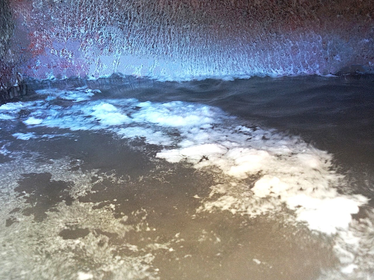 水に溶解しない有機溶剤