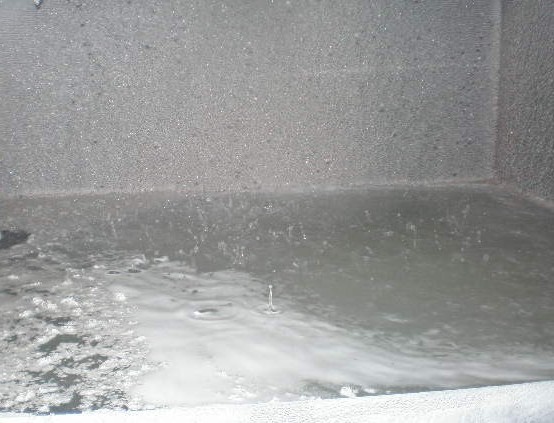 水には塗料は溶け込まない