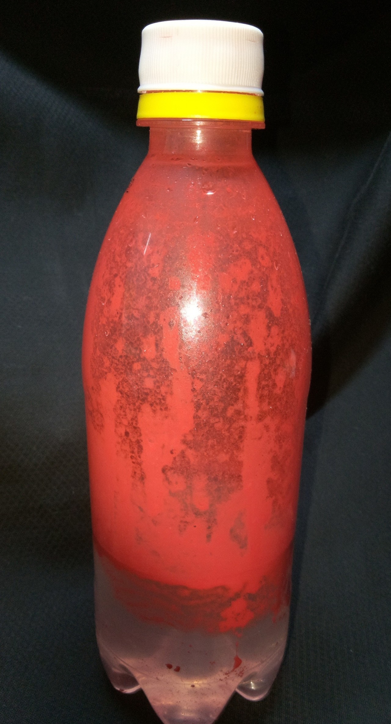 塗料は水と混合しない