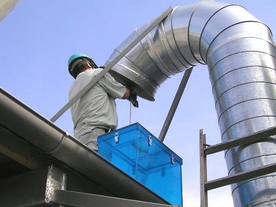 排気口の定期点検方法