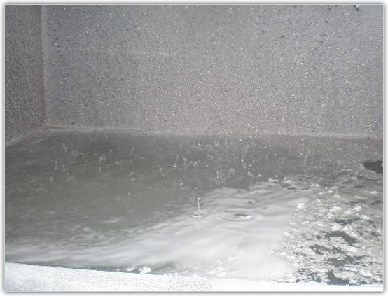 水には塗料は溶け込まない