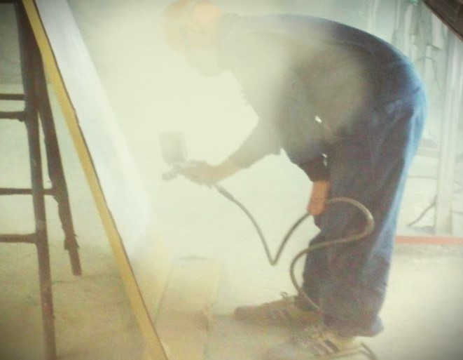 汚れた塗装ブース