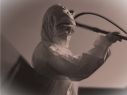 粉じんにまみれての作業